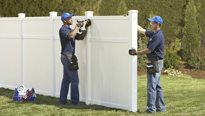 How Long Does a Fence Last in Burlington’s Climate?